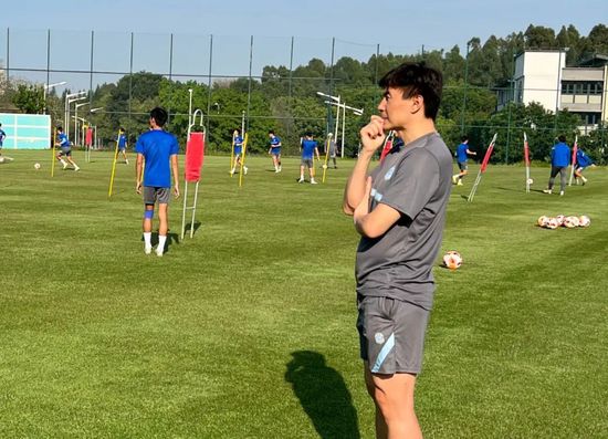 偷窥国产亚洲免费视频